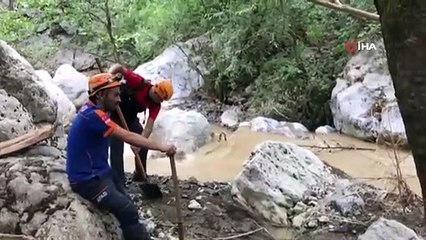 Kayıp Derya için Narlıdere boşaltılıyor