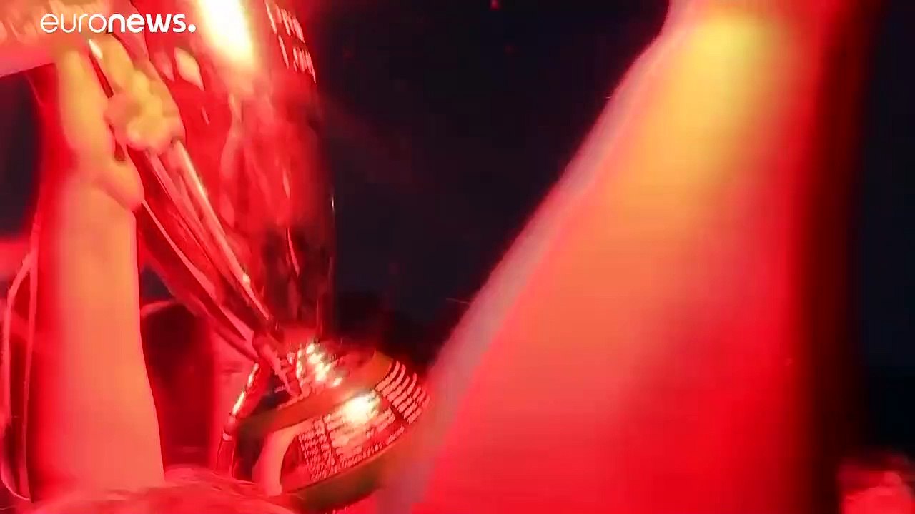 تشلسي يهزم سيتي.. فيتوج ليفربول بطلاً للدوري الإنجليزي بعد انتظار دام ثلاثة عقود