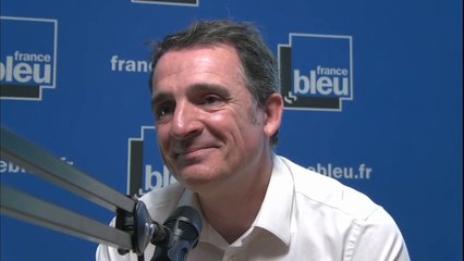 Eric Piolle au micro de France Bleu Isère