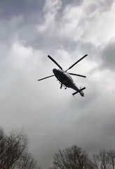 Impactante: el vídeo de un helicóptero volando con las hélices paralizadas