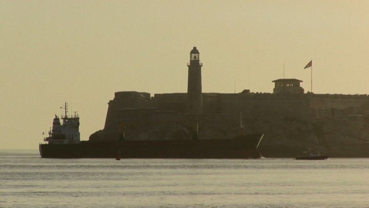 Dust from Sahara Desert turns sky brown in Havana