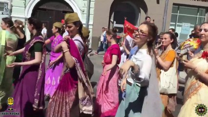 Descargar video: Victory day Harinam Moscow  2 | festiwal | Hare Krsna | kirtan | Maha Harinam | Sankirtan | Swami Prabhupada | iskcon | DesireTree | KrishnaConsciousness |