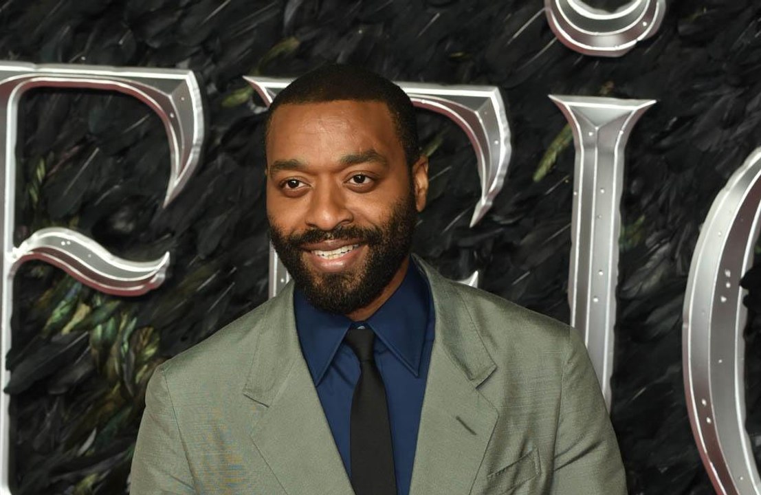 Chiwetel Ejiofor vai reprisar papel em sequência de 'Doctor Strange'