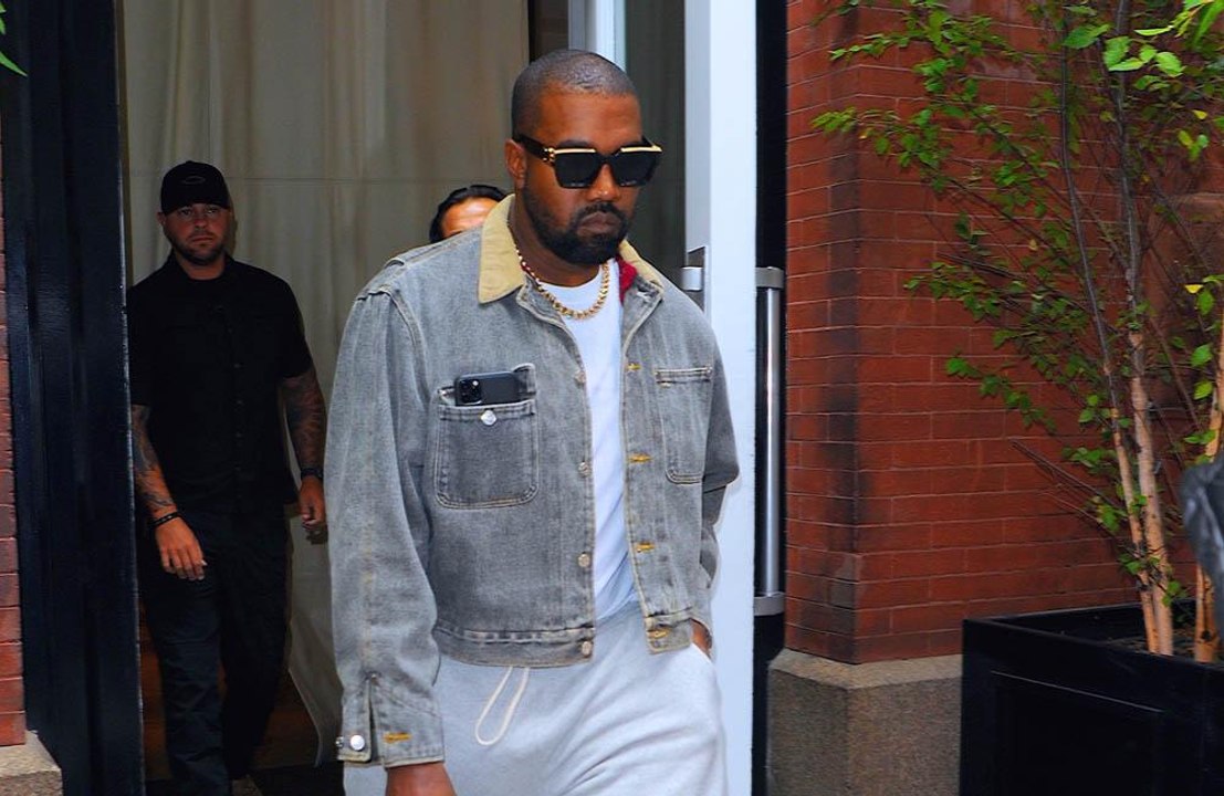 Kanye West signs 10-year deal with Gap