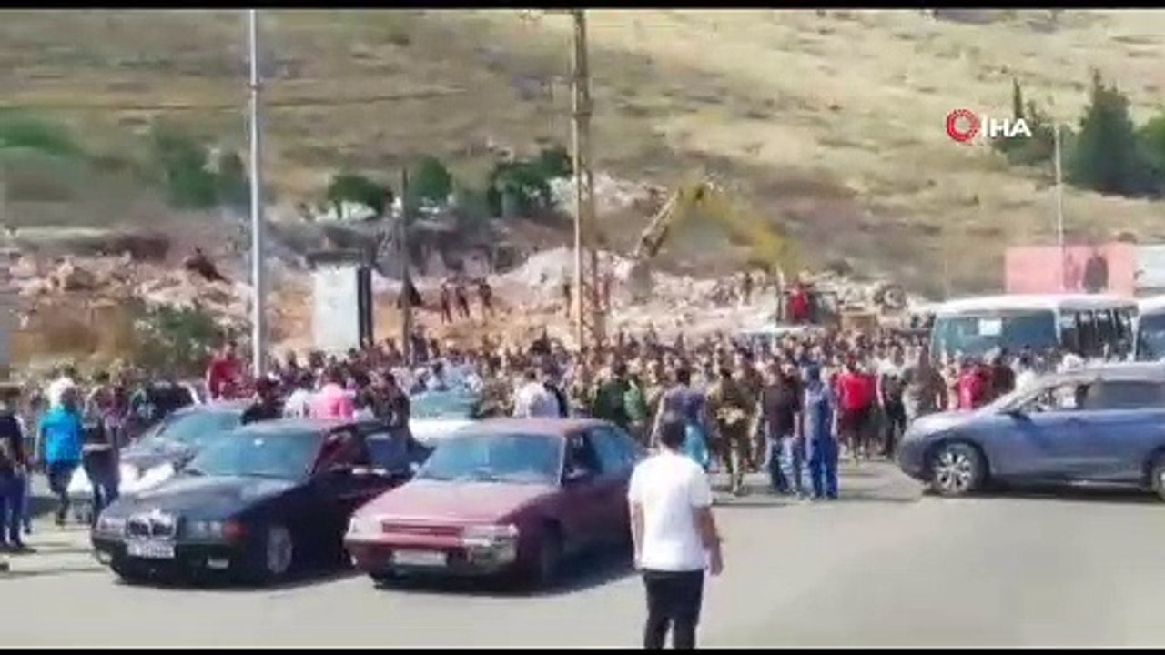 - Lübnan ordusu protestocuların kapattığı yolları yeniden açtı