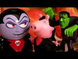 Play Doh Peppa Pig Dress Up as Vampire Halloween Costumes 2015 with Dracula and Swamp Monster