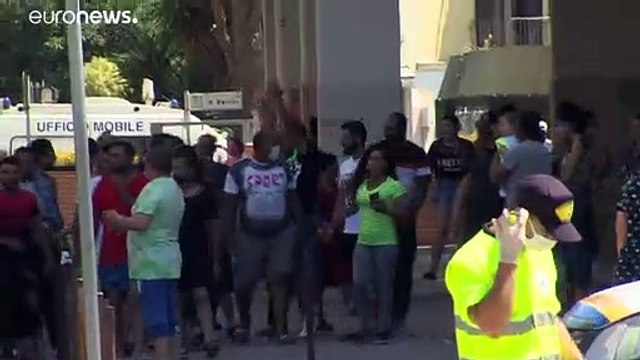 Нелегалы устроили беспорядки из-за карантина