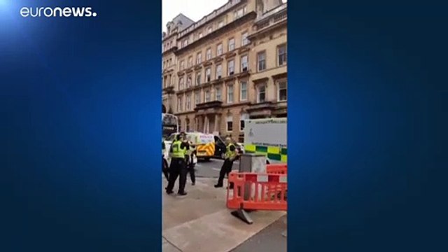 Ataque com faca mata três pessoas e fere outras seis em Glasgow