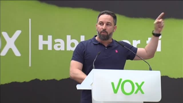 Casi trescientos antifascistas se concentran en Sestao para protestar contra un mitin electoral de la ultraderecha