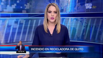 Se registra un incendio de recicladora en Quito, informe desde el lugar.