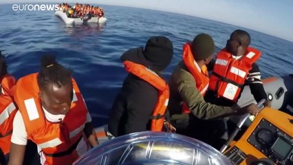 Скачать видео: Sizilien: Coronavirus bringt Migranten in Bedrängnis