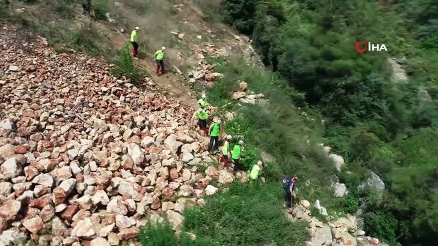 - Bursa'nın Kestel ilçesi Kayacık Mahallesi'nde yakınlarıyla birlikte gittiği bağ evinde sele kapılan Derya Bilen'in cansız bedenine ulaşıldı.