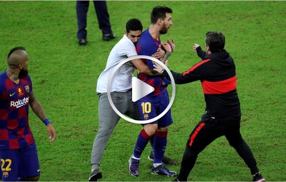 Así se rinde la afición ante los pies de Lionel Messi ¡Y así reacciona!