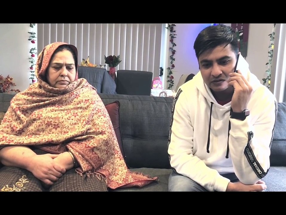 ਮੁੰਡਾ ਸਿੱਖਦਾ ਅੰਗਰੇਜ਼ੀ  Mr Sammy Naz  Tayi Surinder Kaur