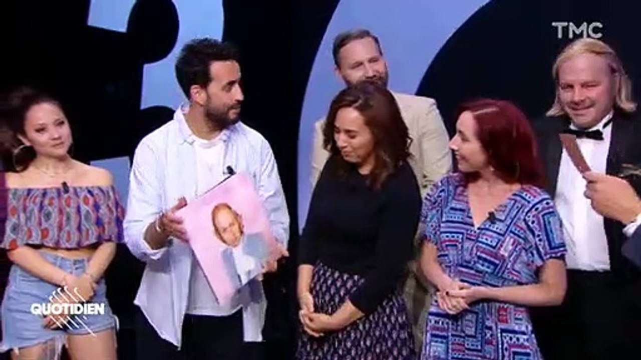 Toute l'équipe de chroniqueurs réunie hier soir pour la dernière de la saison de "Quotidien" sur TMC et Yann Barthès a souligné une année "plutôt spéciale"