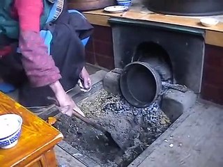 Tibetan Woman-s life(It is the traditional homeland of the Tibetan people )