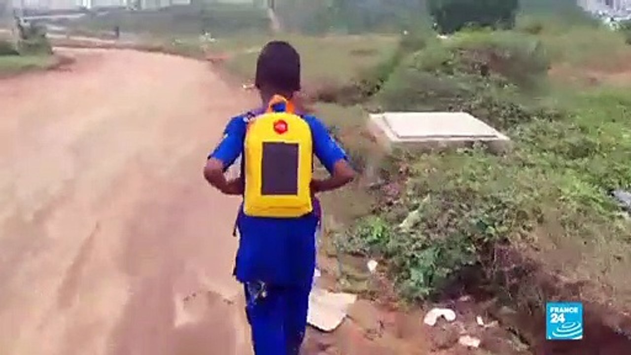 [INSPIRATION] UN JEUNE IVOIRIEN INVENTE UN CARTABLE SOLAIRE POUR LES ÉCOLIERS DES ZONES RURALESPour lire l'article : http://negronews.fr/2016/09/07/inspiration-un-jeune-ivoirien-invente-un-cartable-solaire-pour-les-ecoliers-des-zones-rurales/