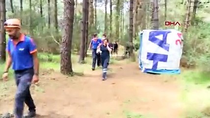 Riva'da tekne kayalıklara çarptı mahsur kalanlar kurtarıldı