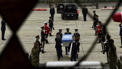 미군 유해 6구, 미국으로 돌아가...어제 봉환식 / YTN