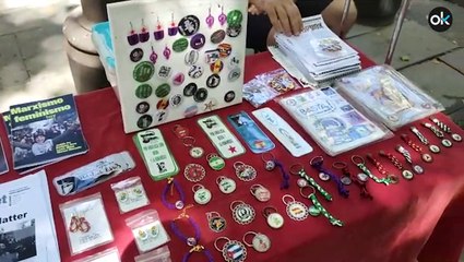 Un vendedor de productos anti Vox: Si el Che odiaba a los LGTBI, eran sus ideas