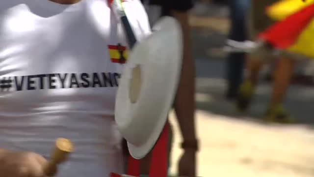 Multitudinaria manifestación por las calles de Madrid contra la gestión del Gobierno en la pandemia