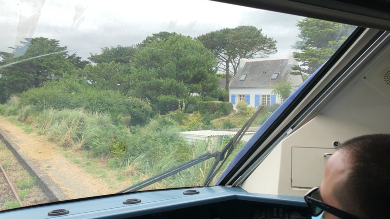 Premier voyage de la saison pour le tire-bouchon, train estival entre Auray et Quiberon