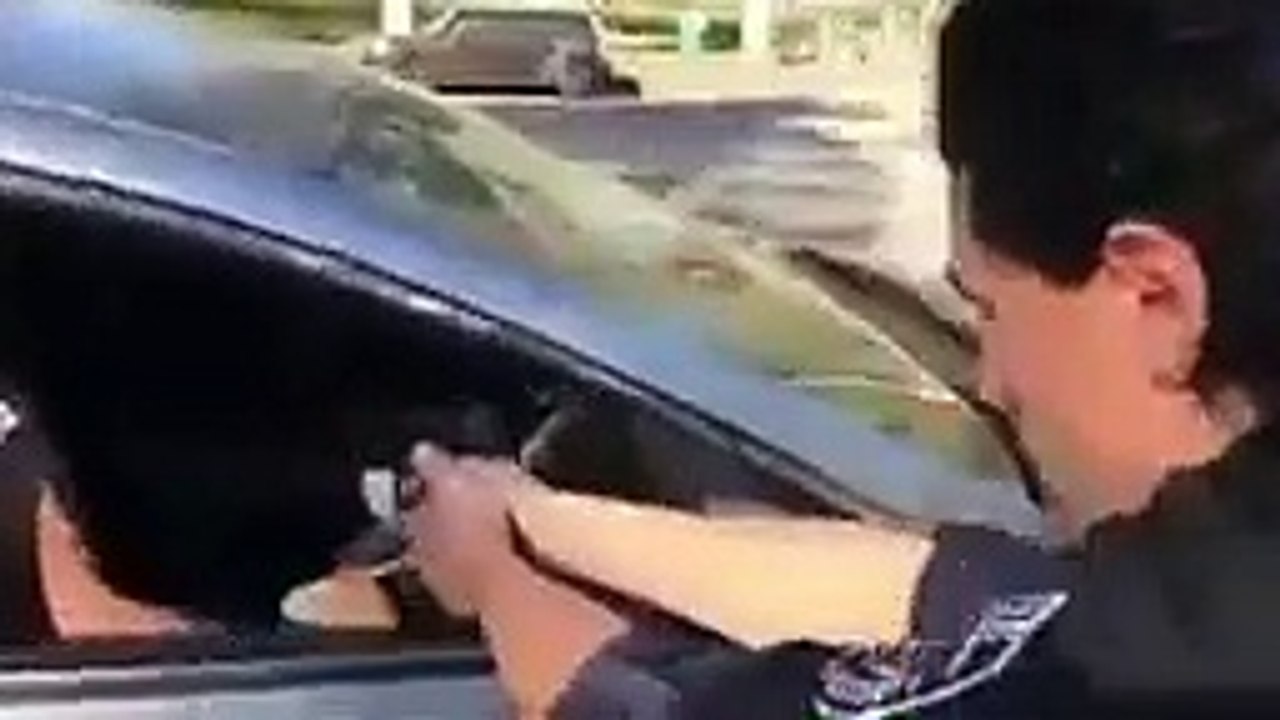 UN MANNEQUIN CHALLENGE SUR LES VIOLENCES POLICIÈRESwww.negronews.fr