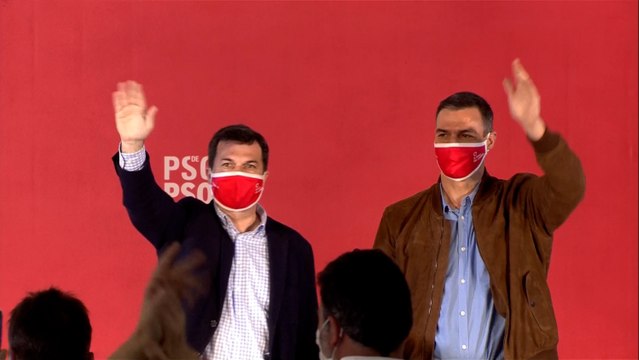Sánchez y Casado acuden a Galicia para apoyar a sus candidatos electorales