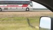 Ce conducteur filme un bus qui roule à contre-sens sur l'autoroute