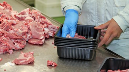 Scientists Hazard A Guess As To Why Meat Factories Keep Bursting Into COVID-19 Hotspots