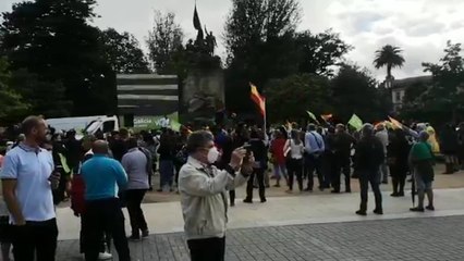 Reciben a gritos de "fascista" a Ortega Smith en Pontevedra