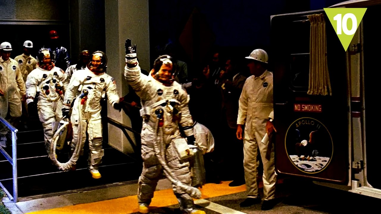 10 curiosos objetos olvidados en la Luna