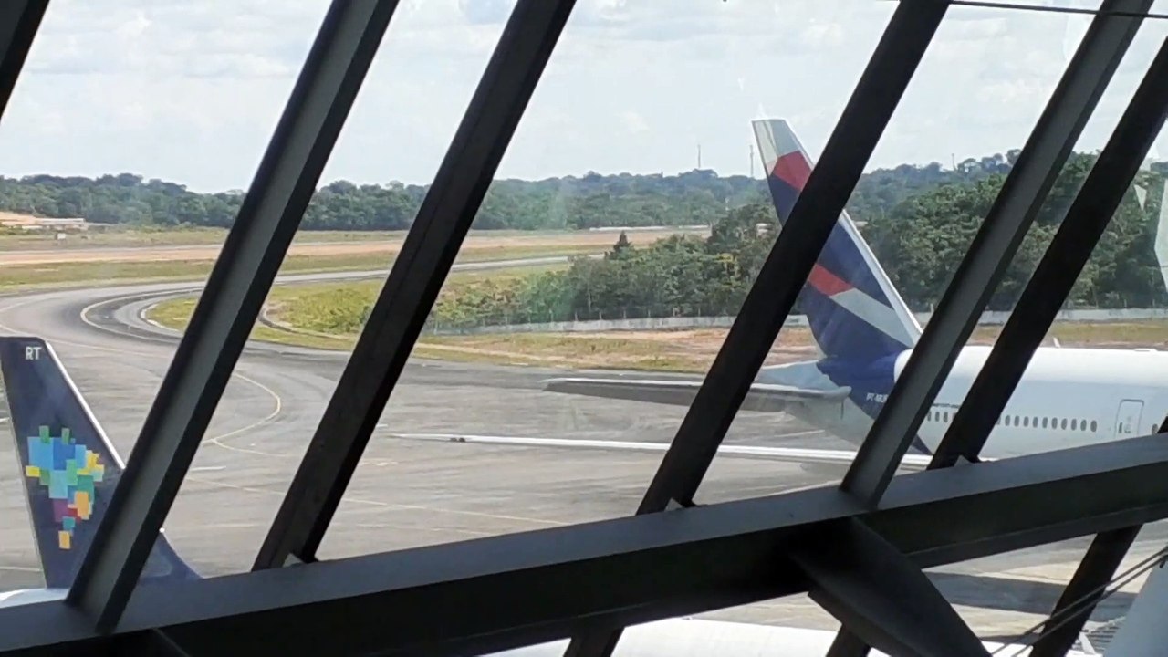 [SBEG Spotting]Boeing 737-400 PP-YBC Modern Logistics decola de Manaus para Recife(27/06/2020)