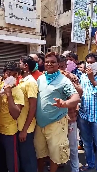 मदिरालय खुलने के जबरदस्त रुझान आने शुरू हो गए हैं 