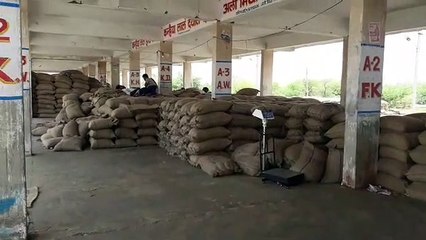 सरकारी कांटों से किसानों का हुआ मोहभंग