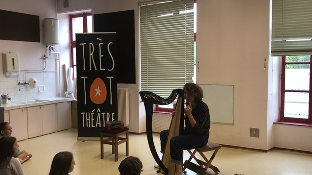 La harpiste Cristine Merienne en tournée dans les écoles quimpéroises