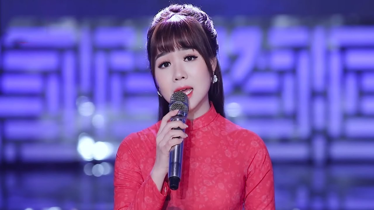 Em Gái Xinh Đẹp Hát Bolero Hay Ngây Ngất - Hoa Tím Người Xưa