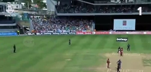 Gayle sixes  Gayle vs Moeen Ali