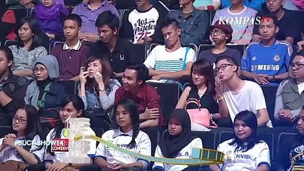 Скачать видео: Stand Up Hifdzi Khoir: Ngetweet 'Aku Gendut Gak?', Ditawarin Obat Pelangsing - SUCI 4