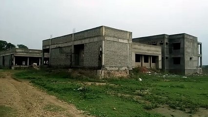 दो साल गुजरने के बाद भी निर्माण कार्य पूरा नहीं