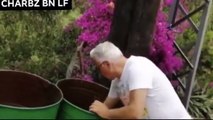 ممثل لبناني شهير يأكل من حاوية القمامة (فيديو)
