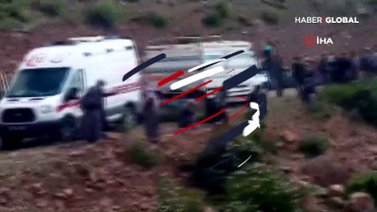 Kamyonet şarampole uçtu: 17 yaralı