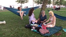 Üniversite sınavı sonrası aileler sahil ve piknik alanlarına akın etti