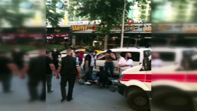 Aşırı hız yapan motosiklet sürücüsü kasiste kontrolünü kaybedip kaza yaptı