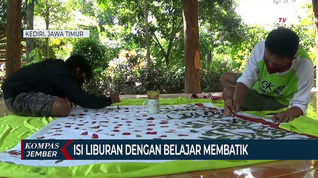 Siswa SMA Isi Libur Sekolah dengan Belajar Membatik