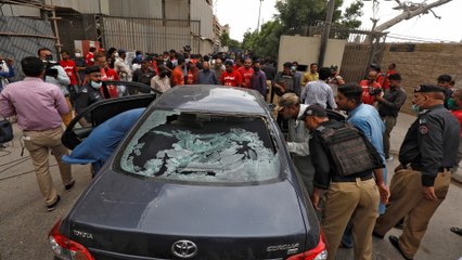Gunmen attack Karachi stock exchange building in Pakistan