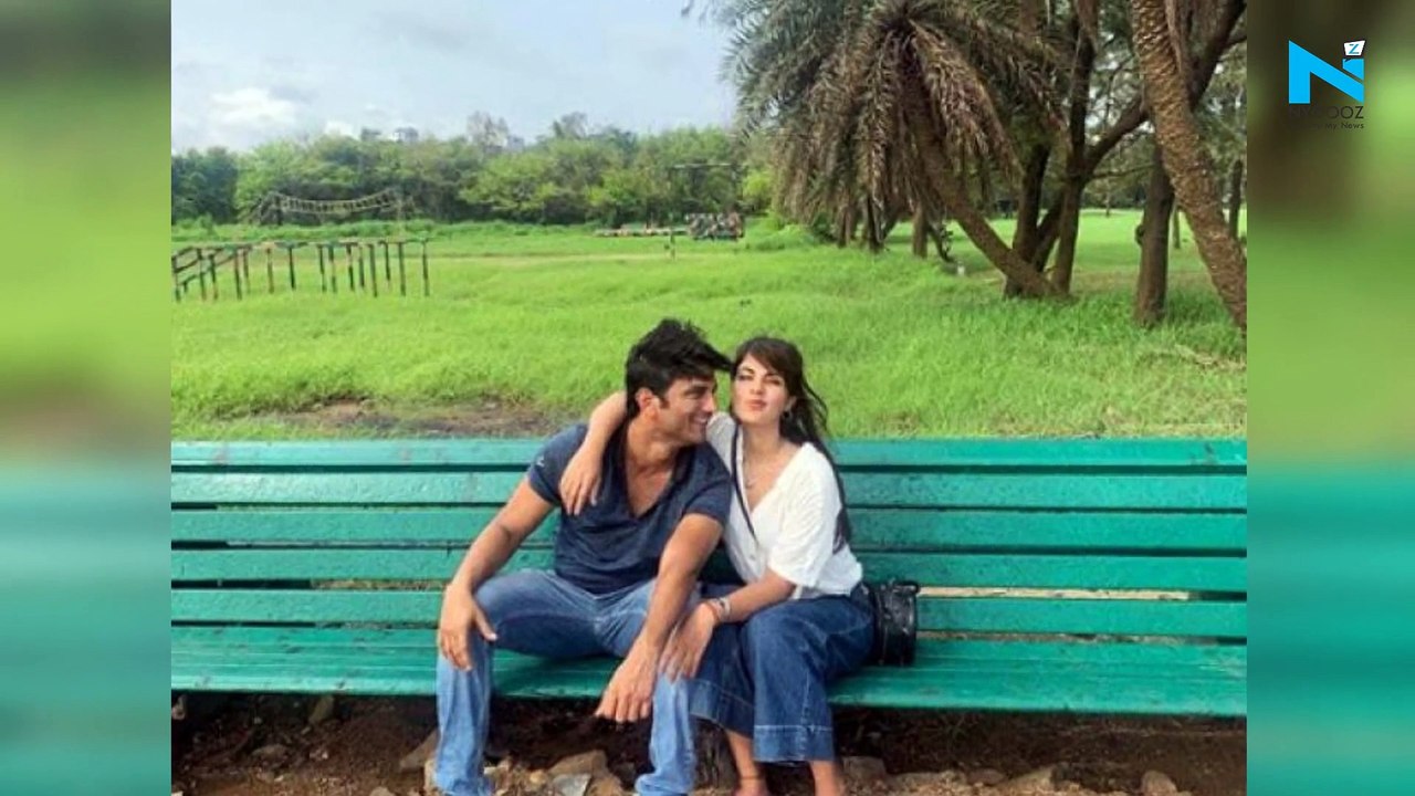 Rhea Chakraborty spotted with Shibani Dandekar at Farhan Akhtar's residence