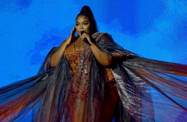 Lizzo praises Beyonce as she accepts BET Award