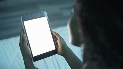 Mobile - Laptop से निकलने वाली Blue Light इस तरह से आपकी Skin को पहुंचाती है नुकसान | Boldsky