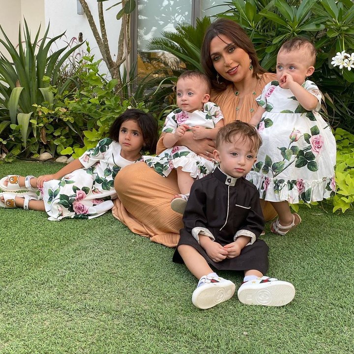 الدكتورة خلود تنشر مقطعاً لطيفاً يرصد مقلب خلود الصغيرة بأخوتها الصغار